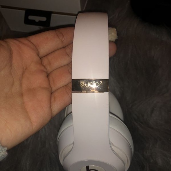 Beats Studio 3 - Picture 2 of 2